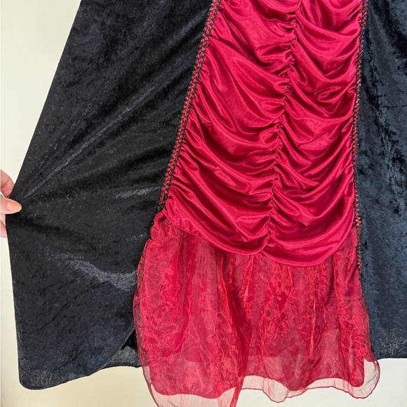 Spirit Halloween Victorian Vampiress Plus Size Costume Black Red Dress - Picture 4 of 12